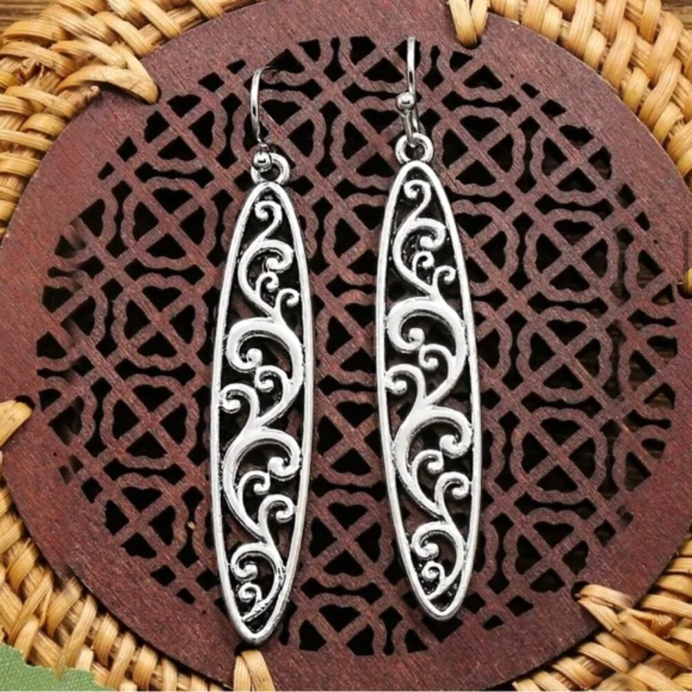⭐️ 5 for $25 Vintage Style Silver Tone Hoop Earrings